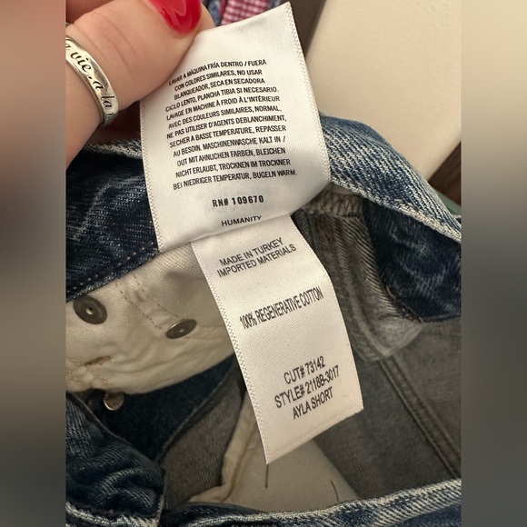 NWT Citizens of Humanity Ayla Shorts Bermuda length Babylonia size 28 raw hem - Picture 3 of 9